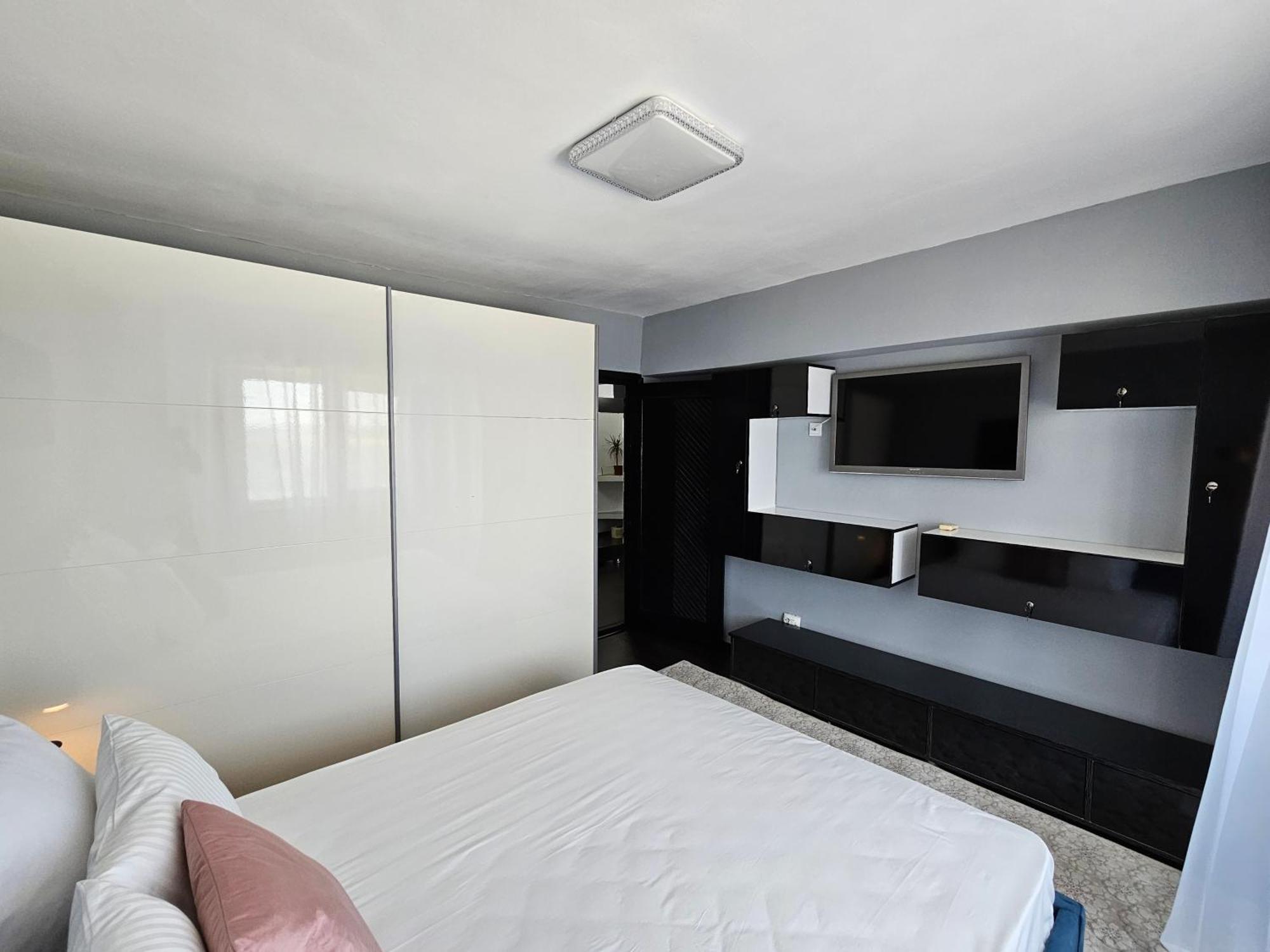 Blue Marina Sea View Apartment มันกาเลีย ภายนอก รูปภาพ
