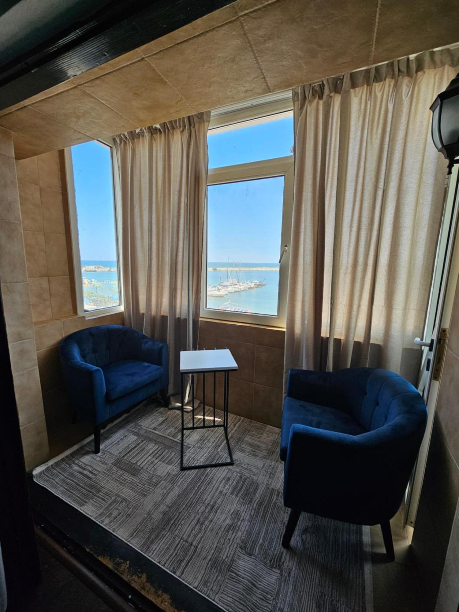 Blue Marina Sea View Apartment มันกาเลีย ภายนอก รูปภาพ