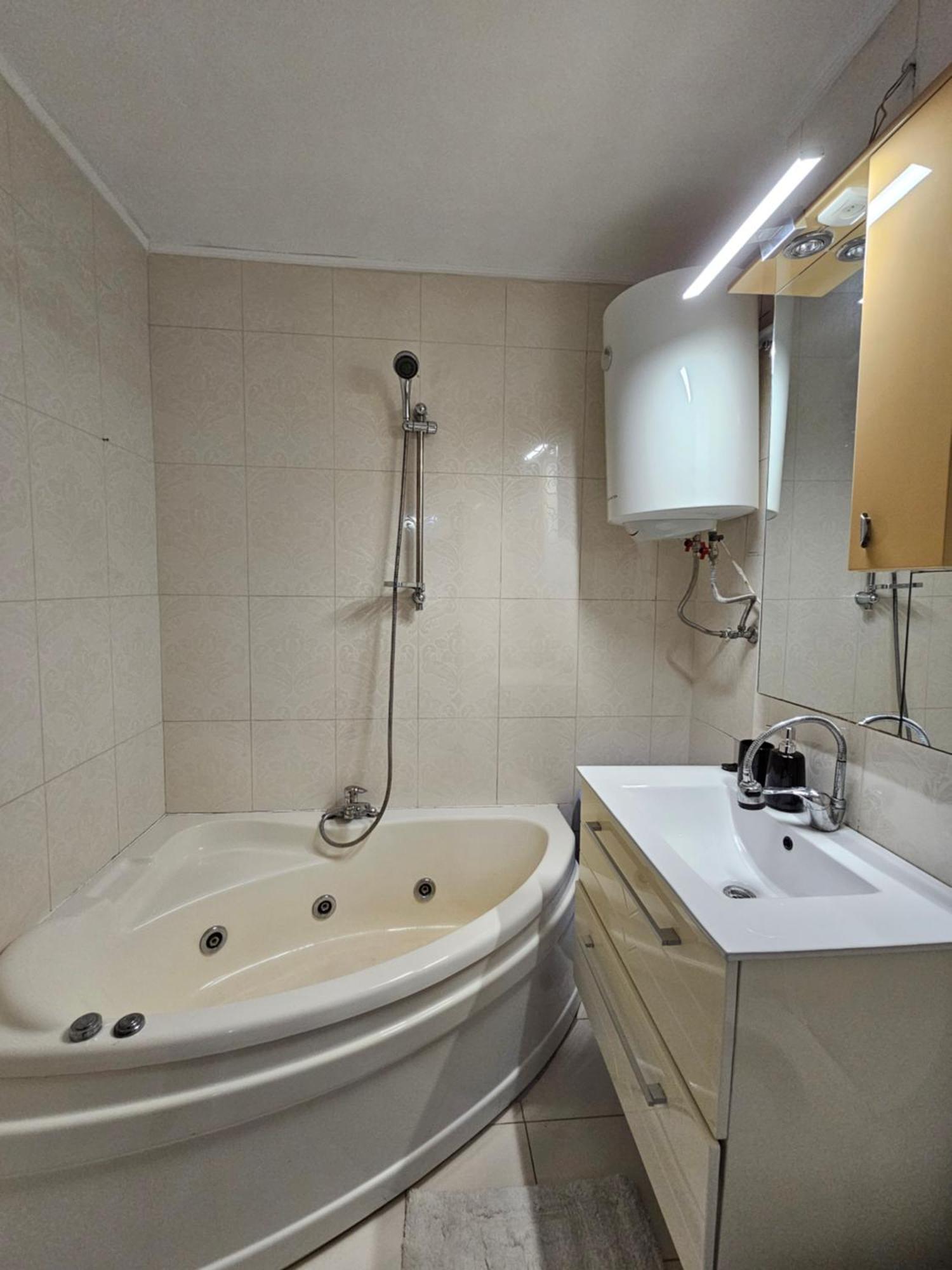 Blue Marina Sea View Apartment มันกาเลีย ภายนอก รูปภาพ